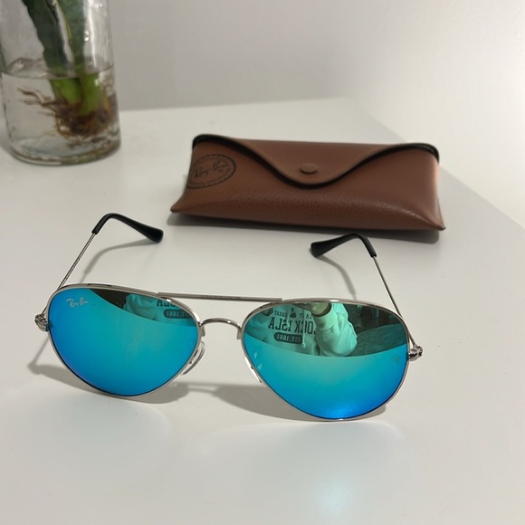 Ray-Ban large aviator unisex blue lens sunglasses with sunglass case - Picture 3 of 6